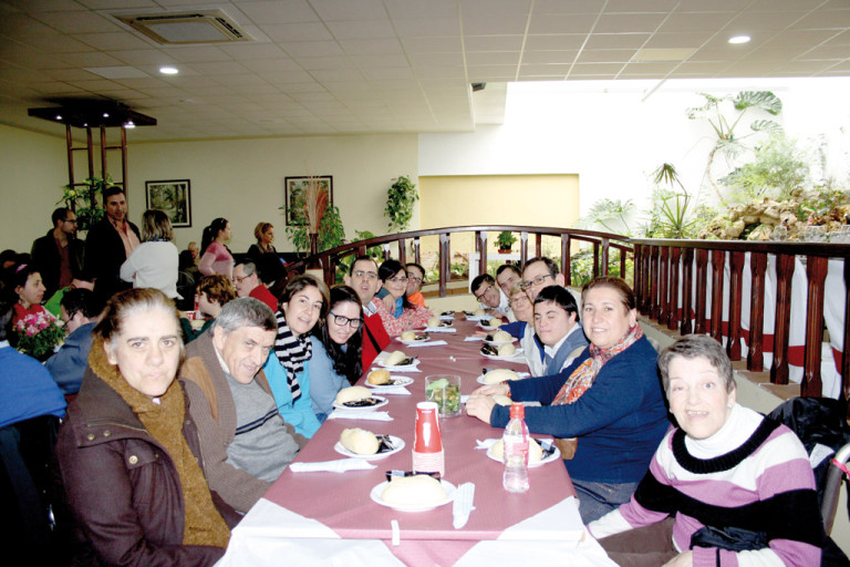 Buena jornada de convivencia de los usuarios de ANIDI